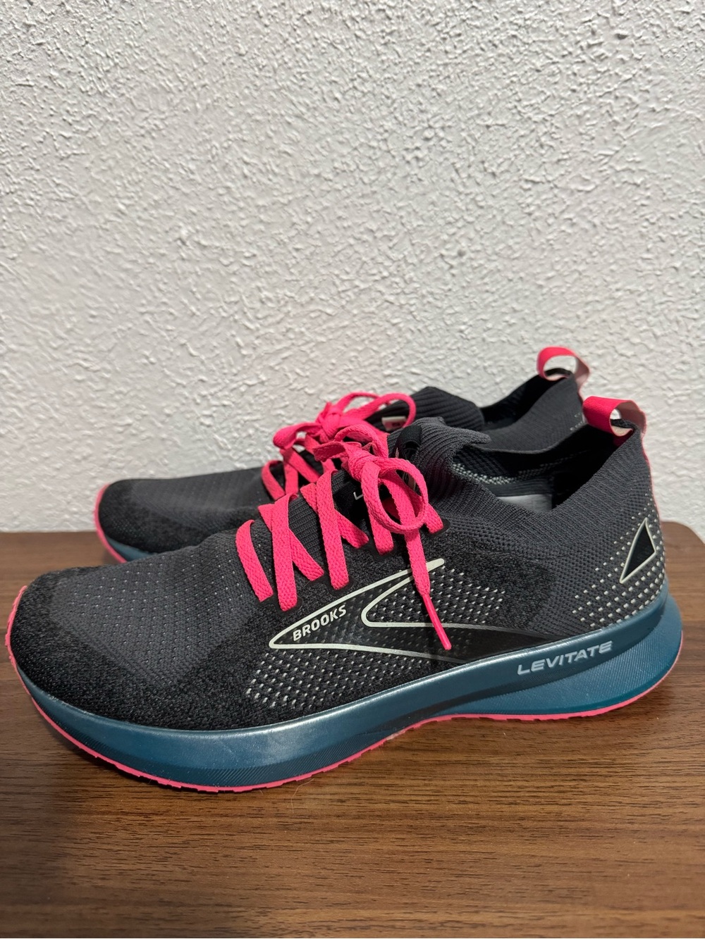 Brooks Levitate Women's Running Shoes — Black with Hot Pink and Teal